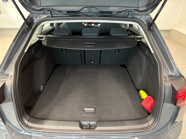 Golf VIII Variant Life 1.5 eTSI DSG LED ACC