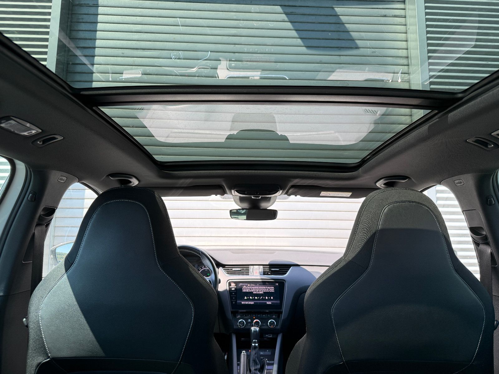 Skoda Octavia Combi RS DSG ACC LED Navi Pano Kam SHZ foto 10