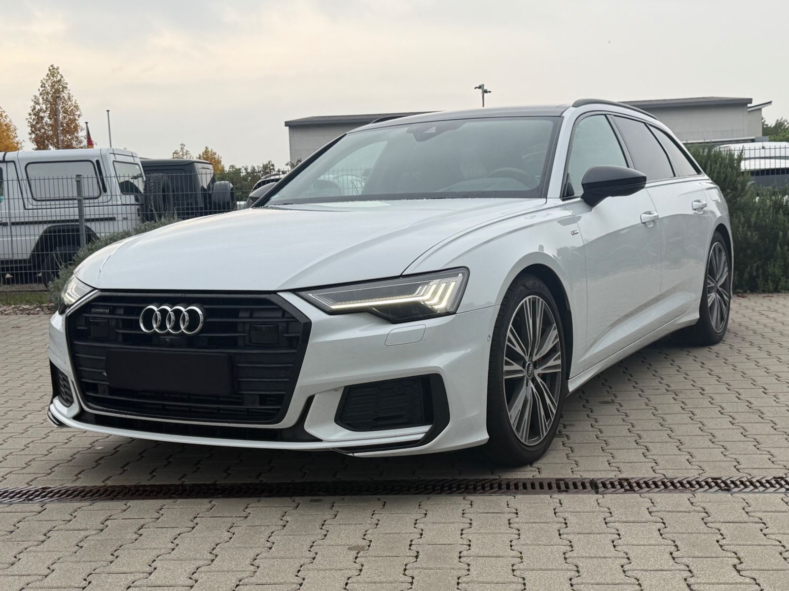 Audi A6 55 TFSI e Quattro S-Line / RauteSitze / B&O