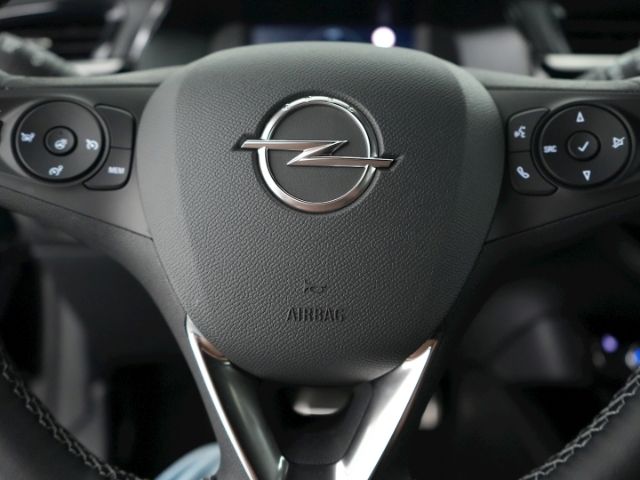 Corsa-e F GS 50kWh AT+LED MATRIXLICHT+NAVI+RÜCKF