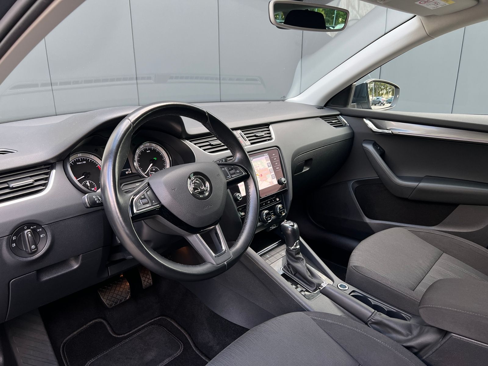 Fahrzeugabbildung SKODA Octavia Combi Style 1.5 TSI DSG ACT *Einparkhilf