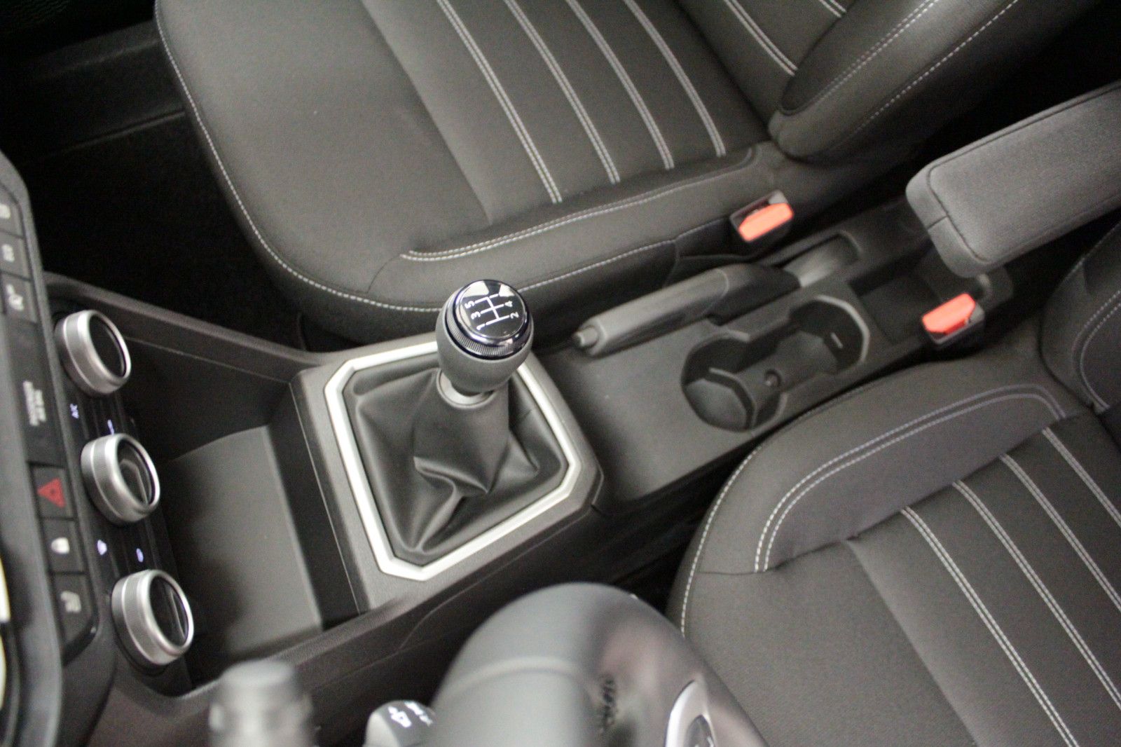 Fahrzeugabbildung Dacia Sandero TCe 90 Expression*Winterpaket*15418*
