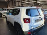 Jeep Renegade Trailhawk Plug-In-Hybrid 4Xe - Jeep Renegade Trailhawk mit Hybrid-Antrieb (Benzin/Elektro)