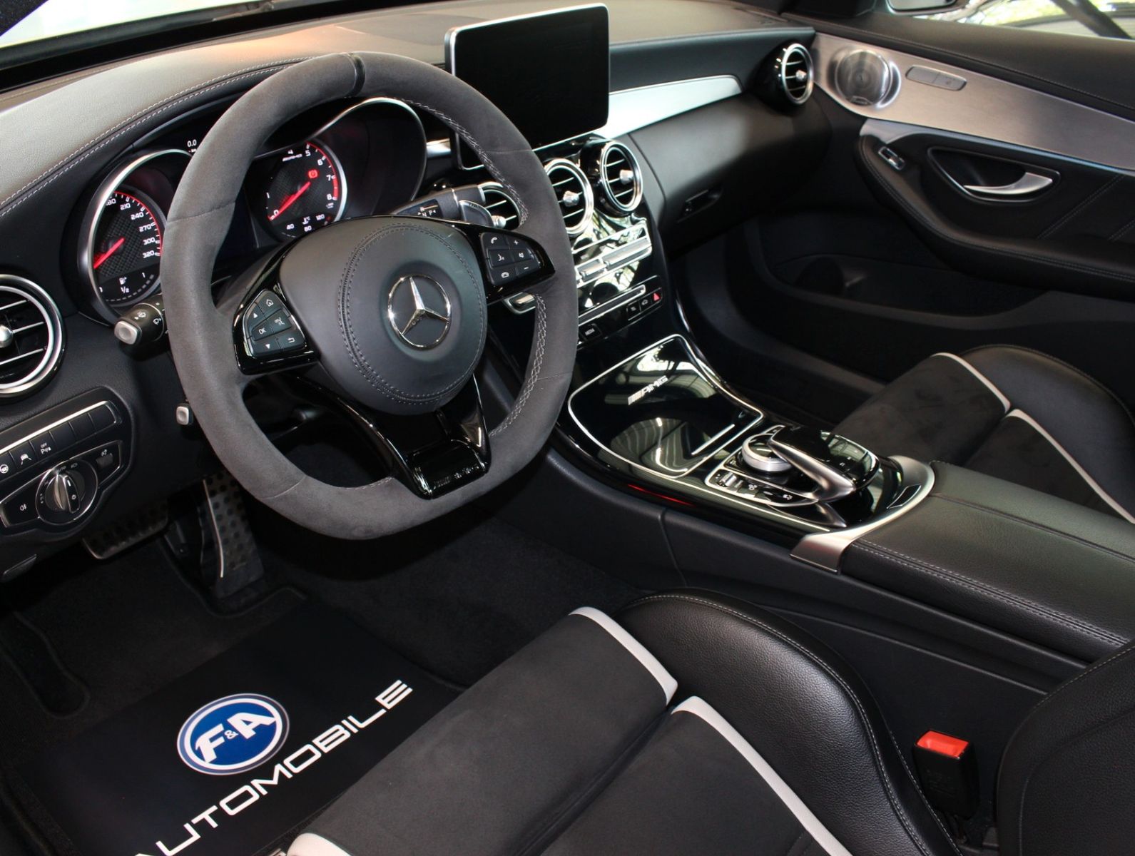 Fahrzeugabbildung Mercedes-Benz C 63s AMG Schalensitze*Deutsch*Pano*NO OPF