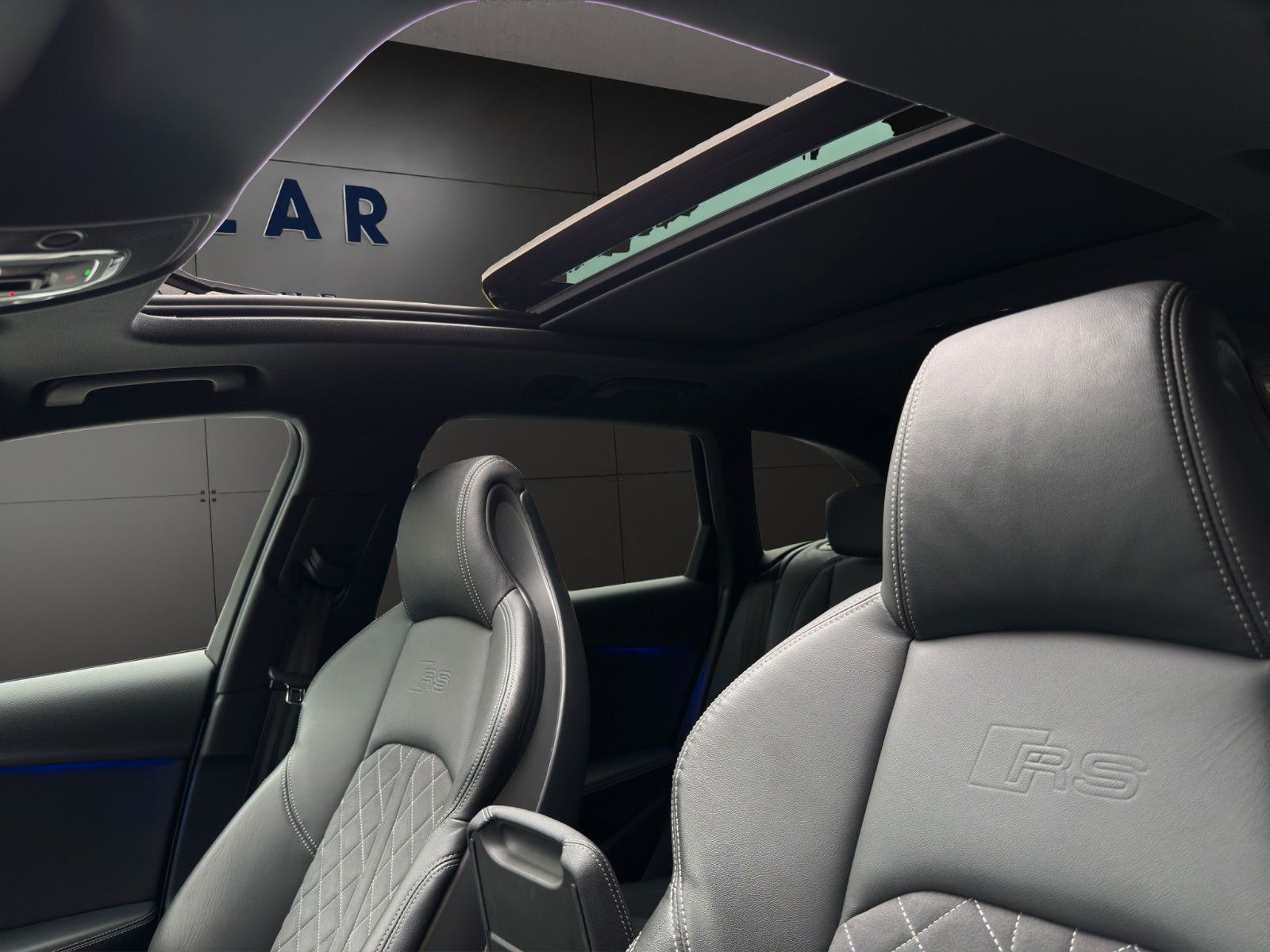 Fahrzeugabbildung Audi RS4 Avant *Pano*280km/h*B&O*HUD*Matrix*Ambiente+