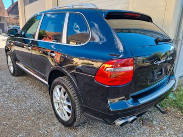 Porsche Cayenne - 2