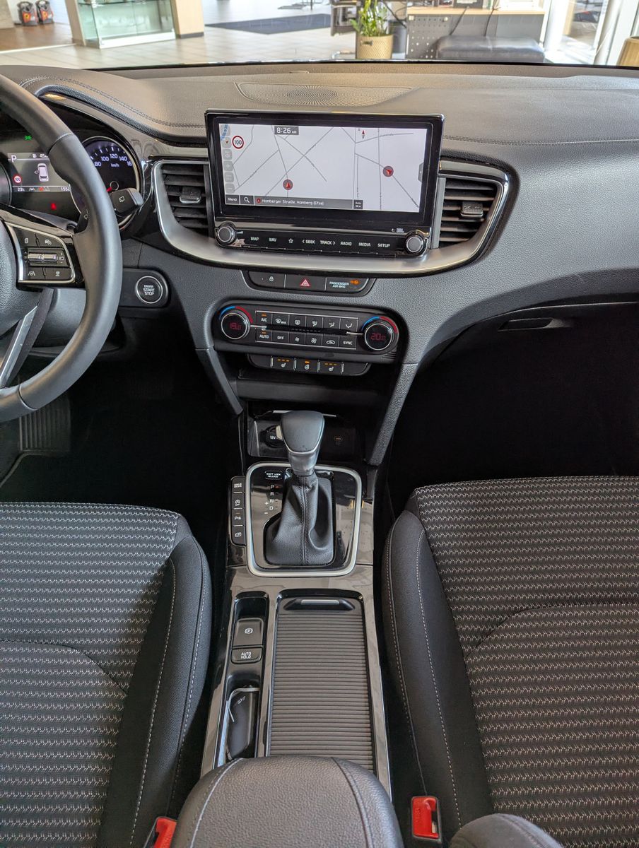 Fahrzeugabbildung Kia cee'd Sportswagon 1.5 Ultim Style-Pak JBL ACC 7J