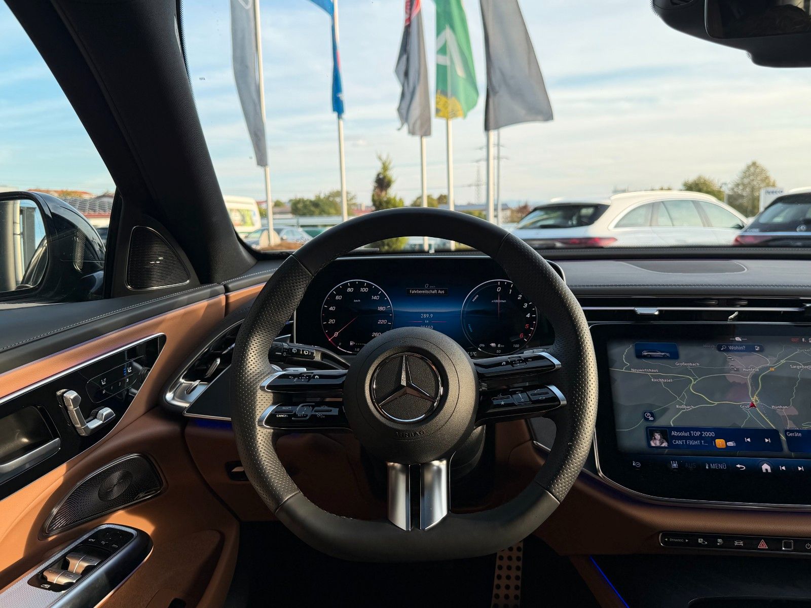 Fahrzeugabbildung Mercedes-Benz E 300de T 4M+AMG+HUD+RFK+360+BUR+AHK+SPUR+DIS+