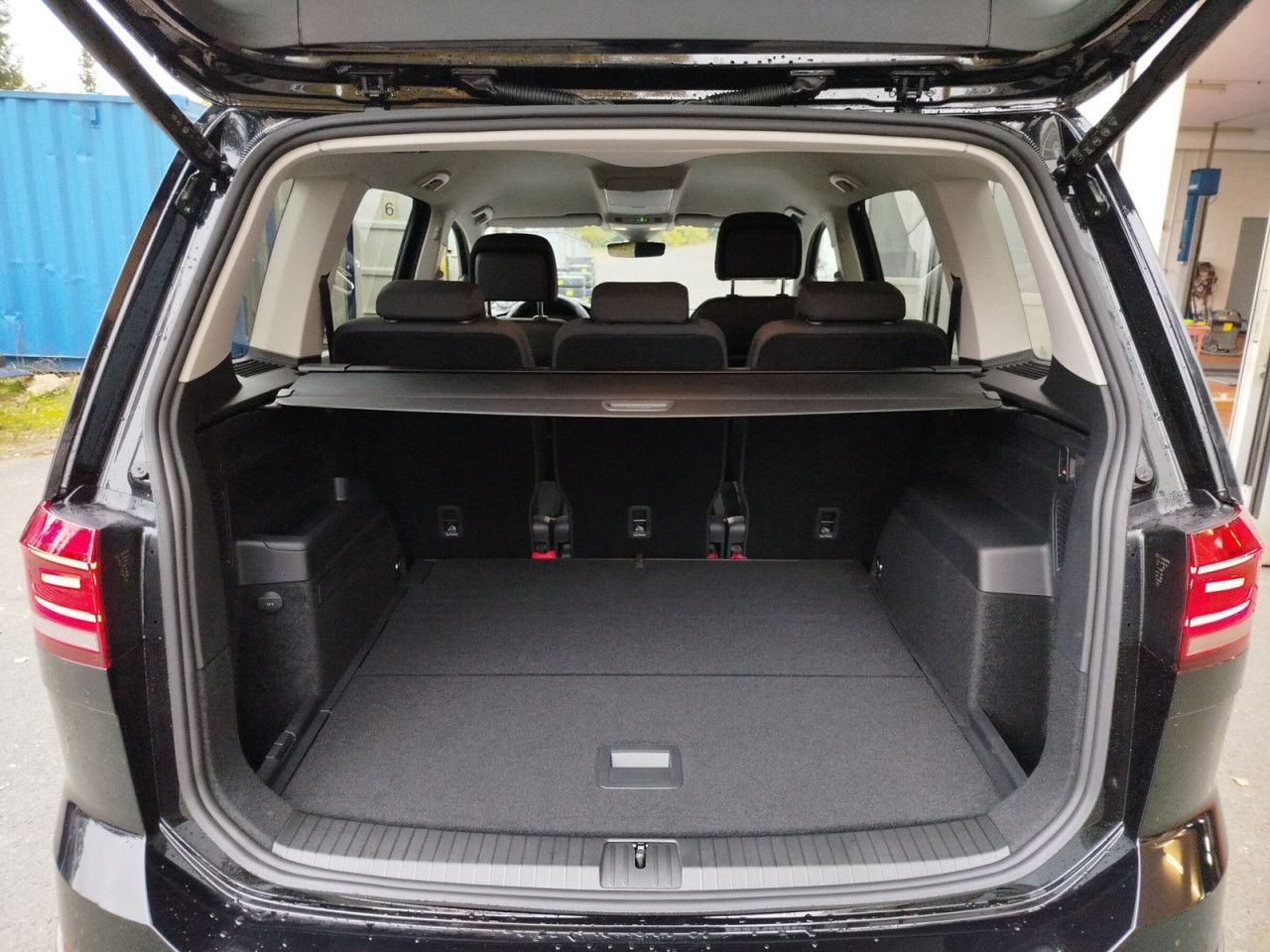 Fahrzeugabbildung Volkswagen Touran Comfortline 1.5 TSI DSG, AHK, Easy Open