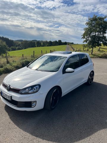 Volkswagen Golf 2.0 GTI DSG