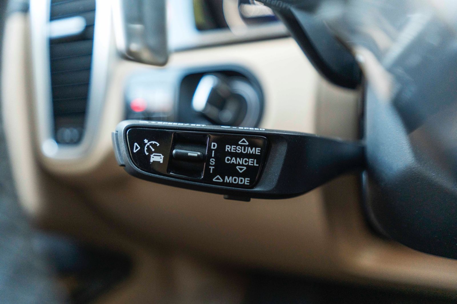 Fahrzeugabbildung Porsche Cayenne E-Hybrid SPORT-CHRONO BURMESTER 360° LED