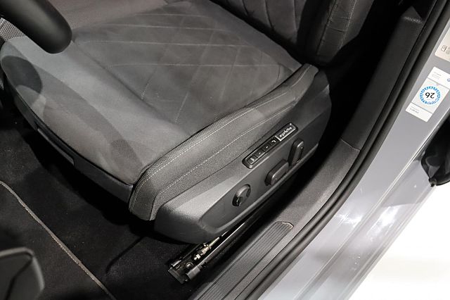 Golf Style 1.4 eHybrid DSG NAVI KAMERA IQ.LIGHT 