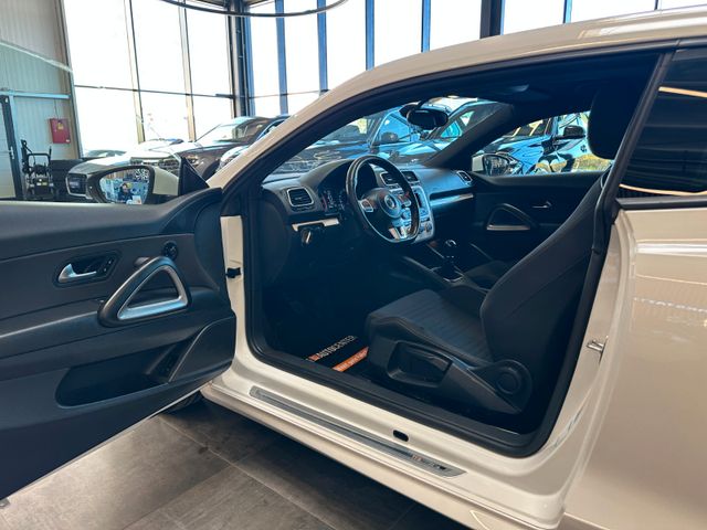 Volkswagen Scirocco 1.4 TSI *BiXenon*Navi*Sitzh*PDC*