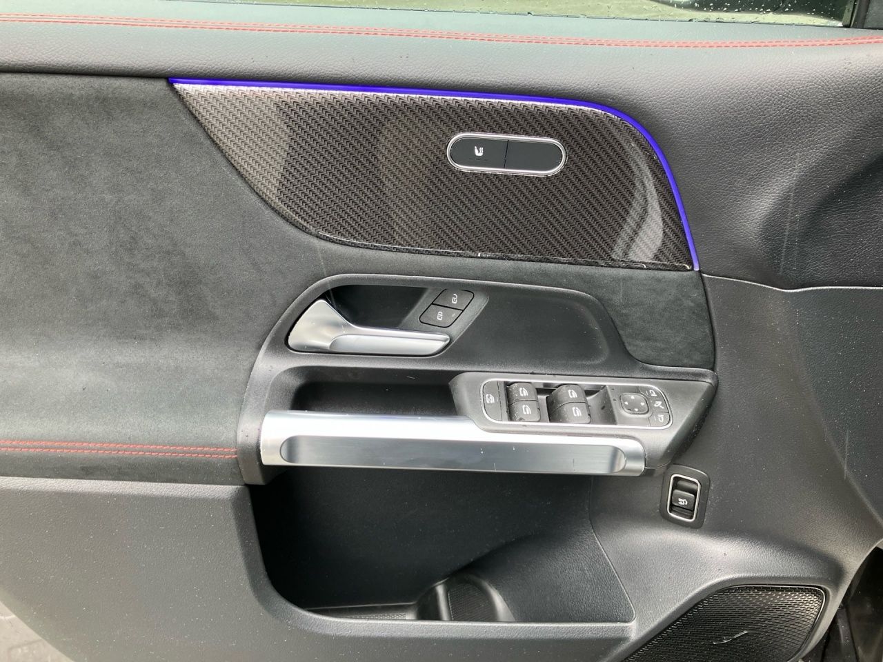 Fahrzeugabbildung Mercedes-Benz GLB 220 d 4M AMG AHK Night Multibeam KeylessGo