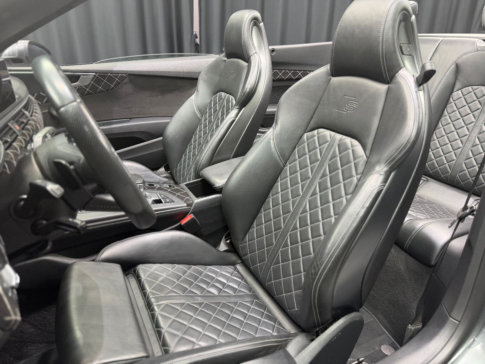 Fahrzeugabbildung Audi A5 Cabriolet S-LineB&O|MASSAGE|RS-SITZE|360°