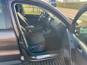 Volkswagen Tiguan - 10