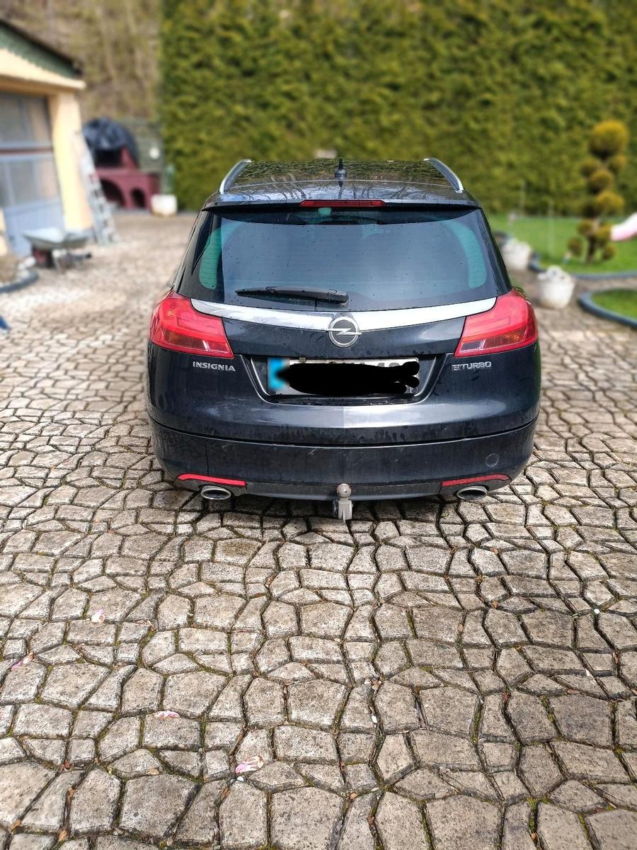 Opel Insignia 2012 — interior