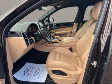 Porsche Cayenne - 10