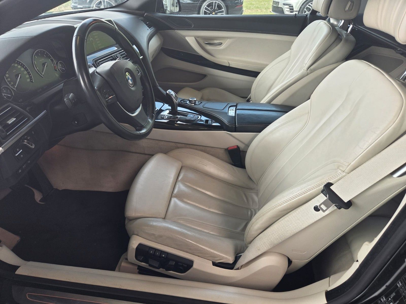 Fahrzeugabbildung BMW 650 Baureihe 6 Cabrio 650 i exclusive