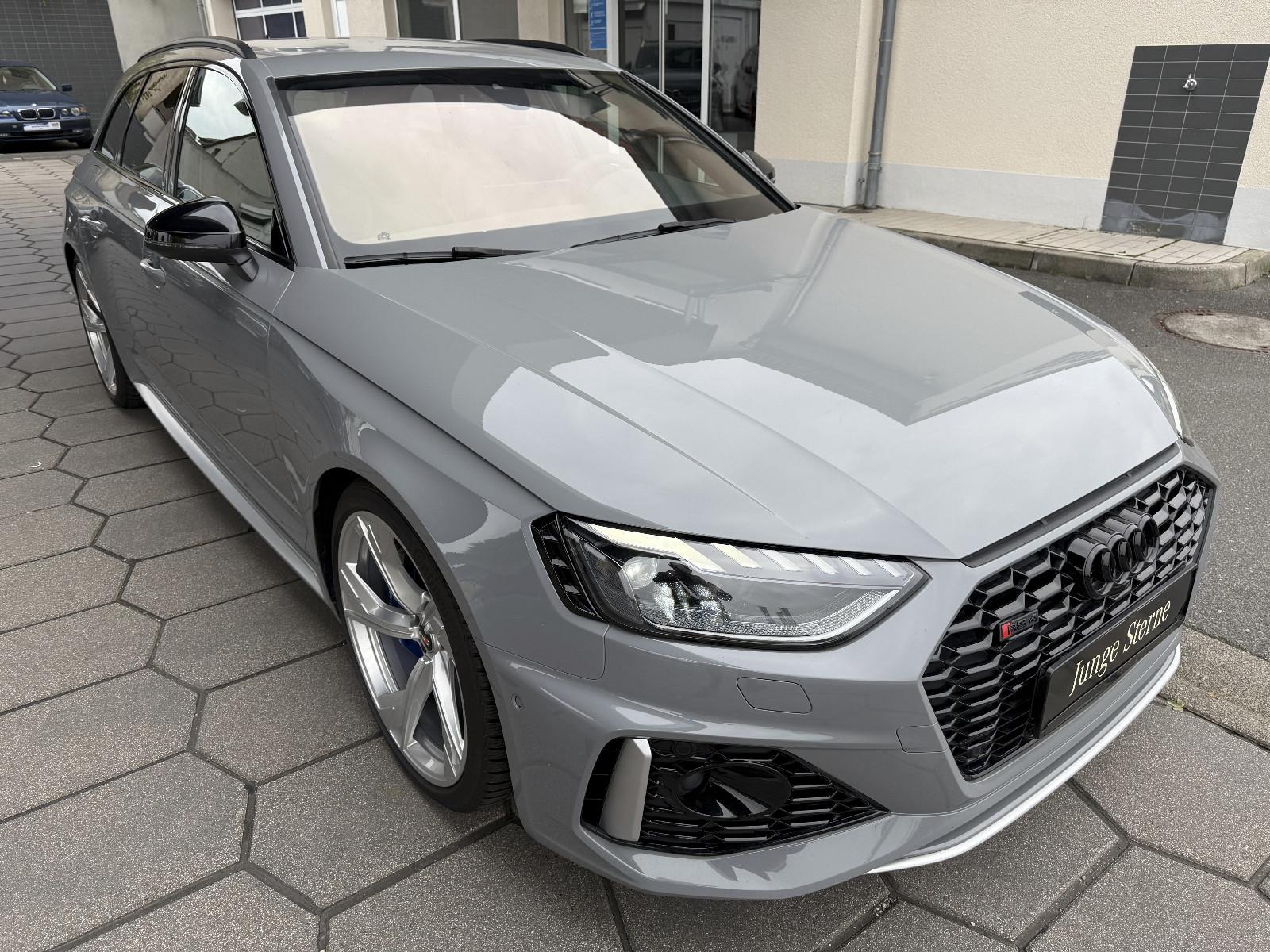 Audi RS4 RS 4 Avant quattro 1.Hand Matrix Competition