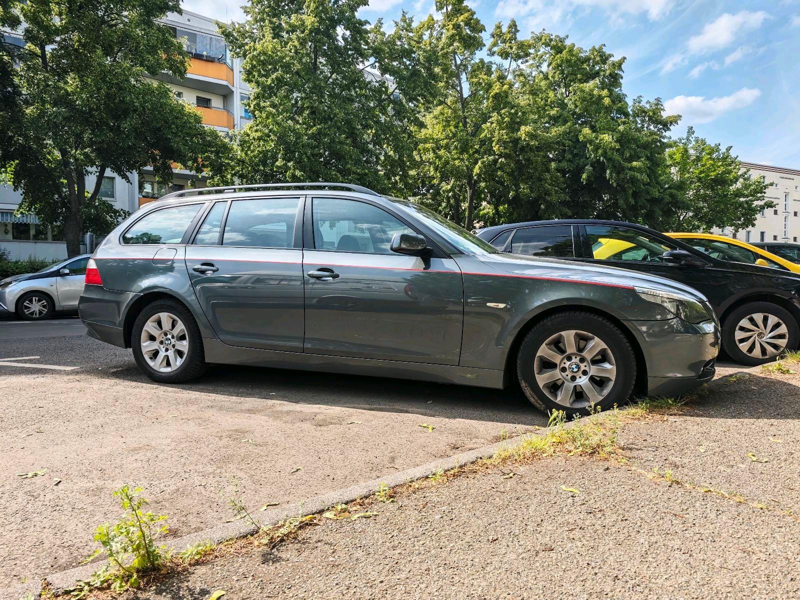 BMW 525 2007 — rear view