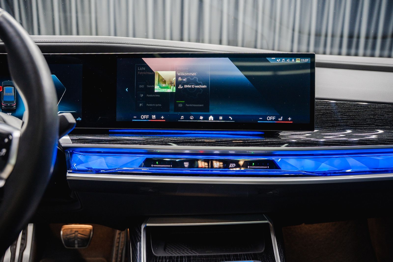 Fahrzeugabbildung BMW 740 d xDrive *M Sport Pro*Iconic Glow*Theater TV