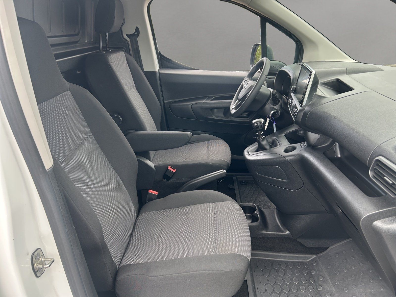 Fahrzeugabbildung Opel Combo Cargo 1.5 D Edition (EURO 6d)