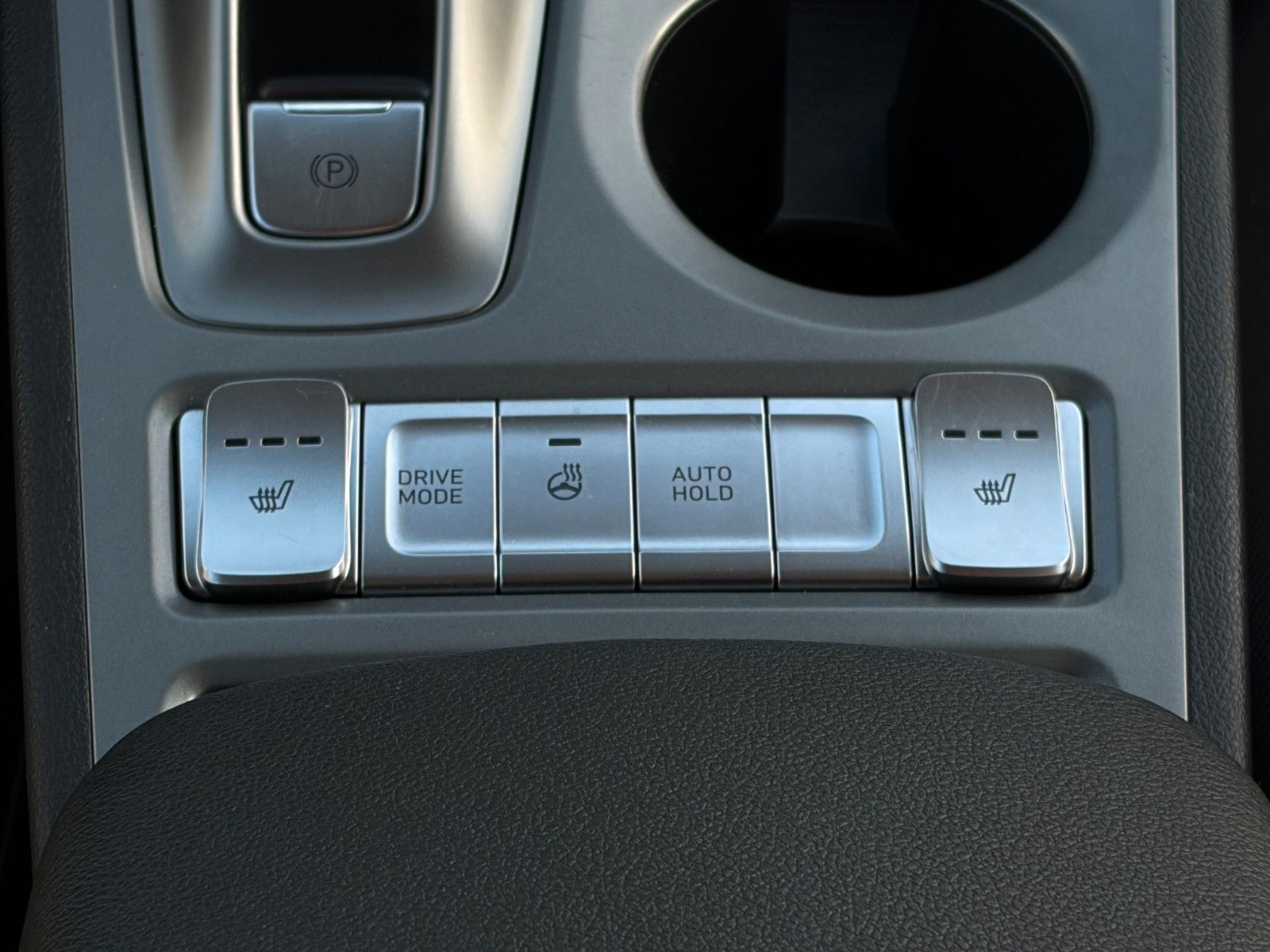 Fahrzeugabbildung Hyundai KONA E Select ACC LHZ SHZ LKAS PDC KAM CarPlay