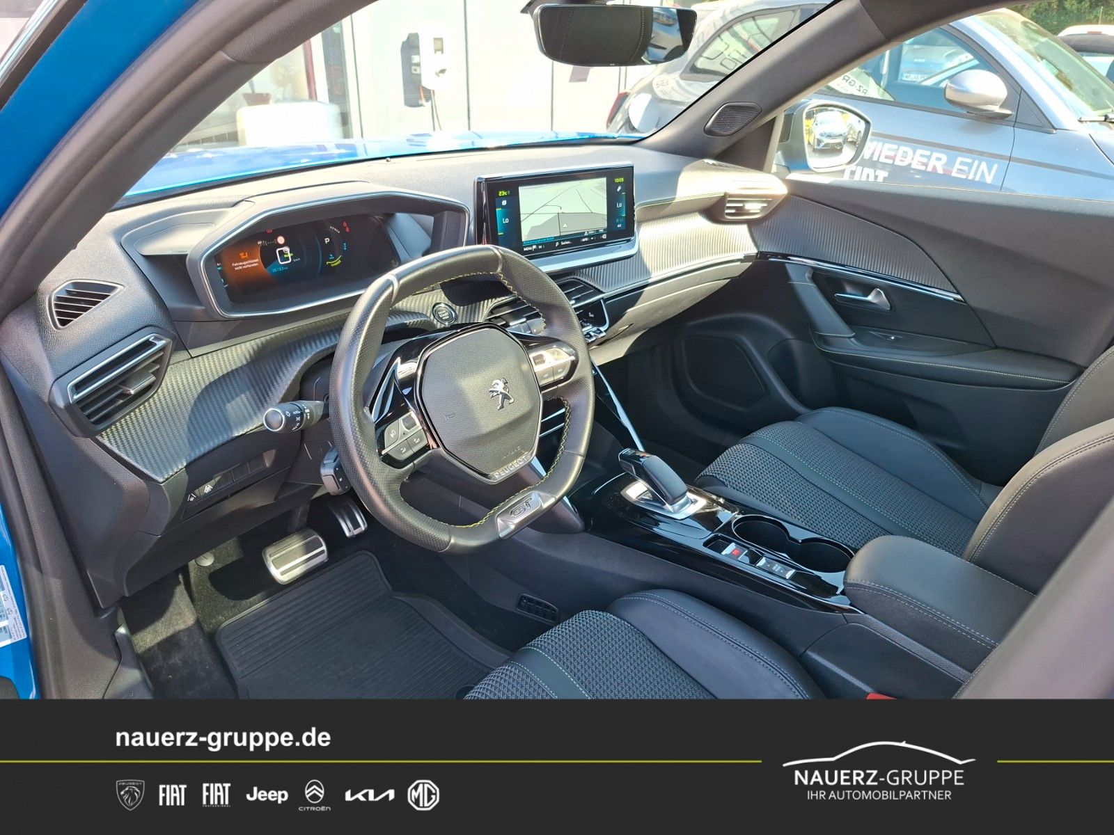 Fahrzeugabbildung Peugeot e-2008 GT Schiebedach Keyless Navi Rückf.Kamera