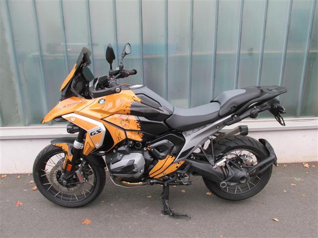 BMW R 1300 GS Sonderfolierung Gold Motocrumb