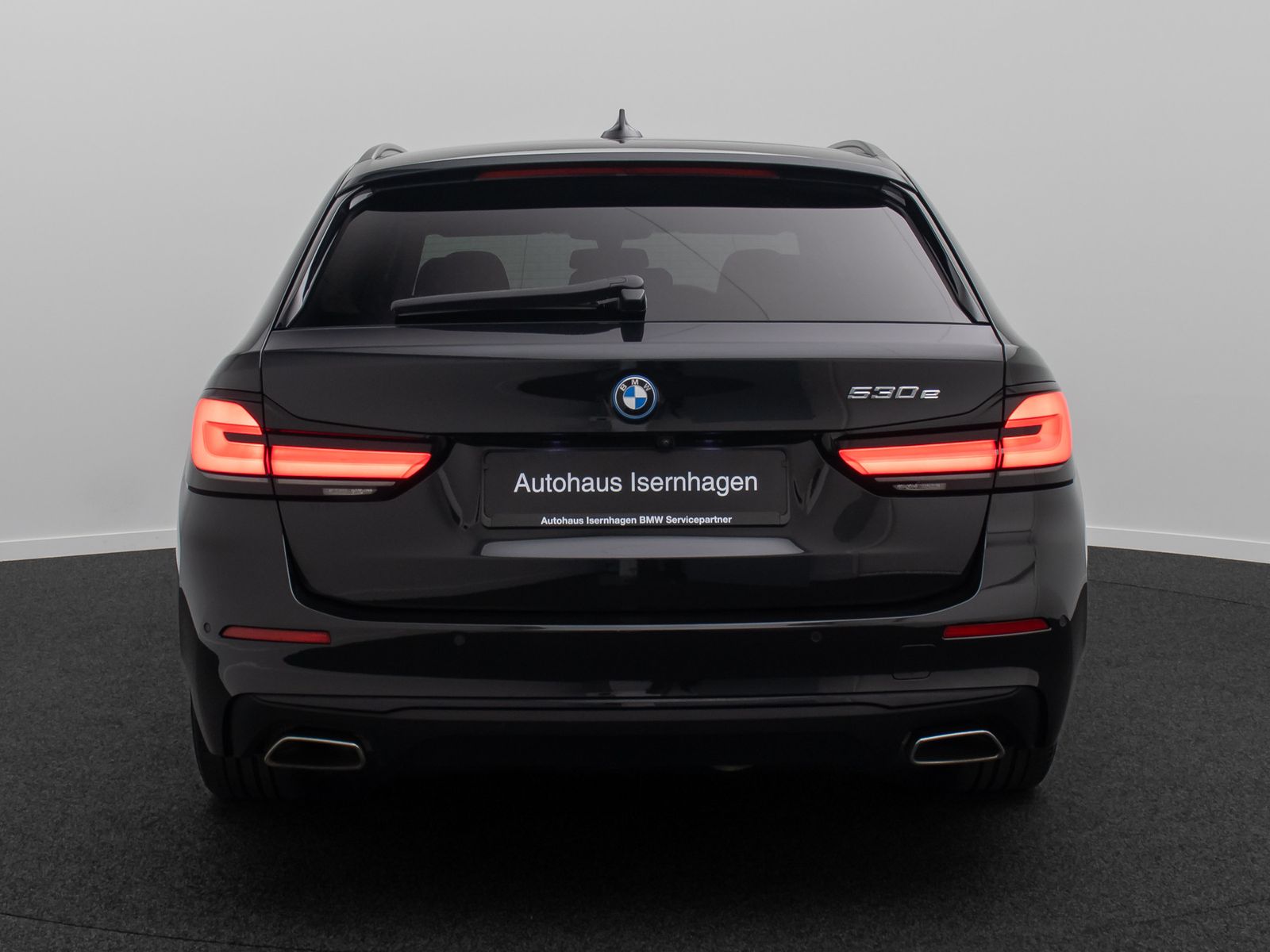 Fahrzeugabbildung BMW 530e Alarm AHK HUD DAB 4xKlima HiFi Leder Sport