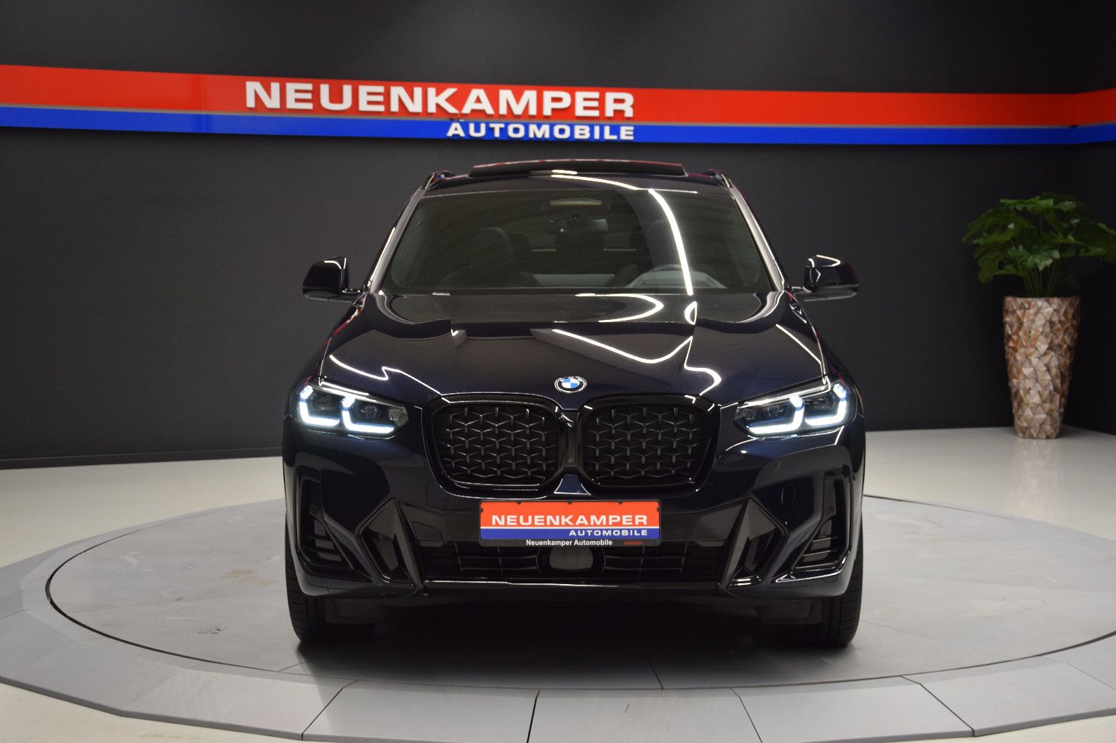 Fahrzeugabbildung BMW X4 xDrive 30 d M Sport Pano HuD Laser ACC AHK