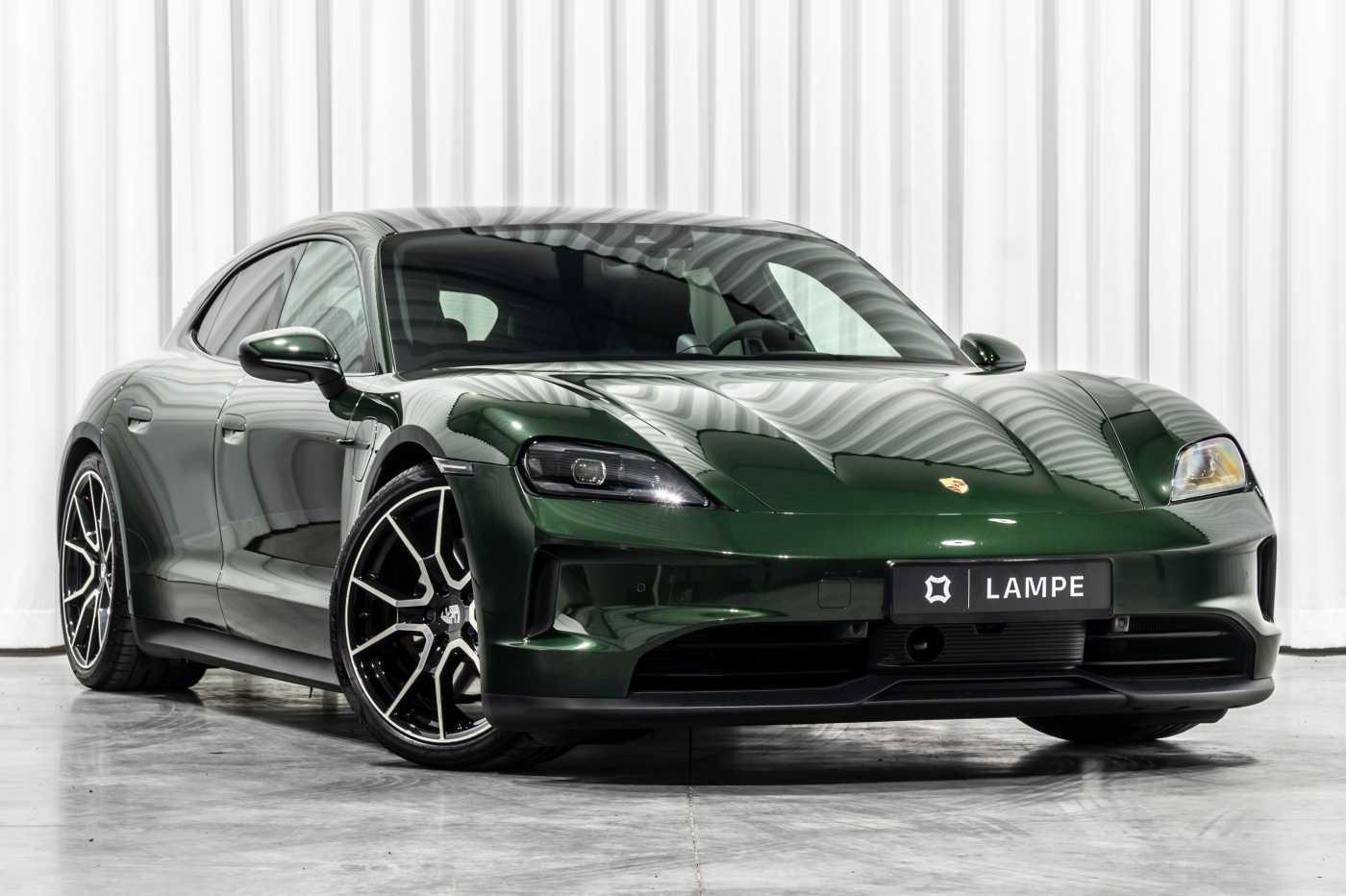 Porsche Taycan Sport Turismo Oak Green Performance Plus