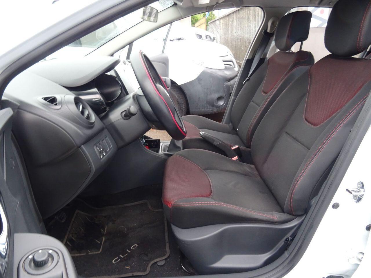 Renault Clio 2014 — photo 11