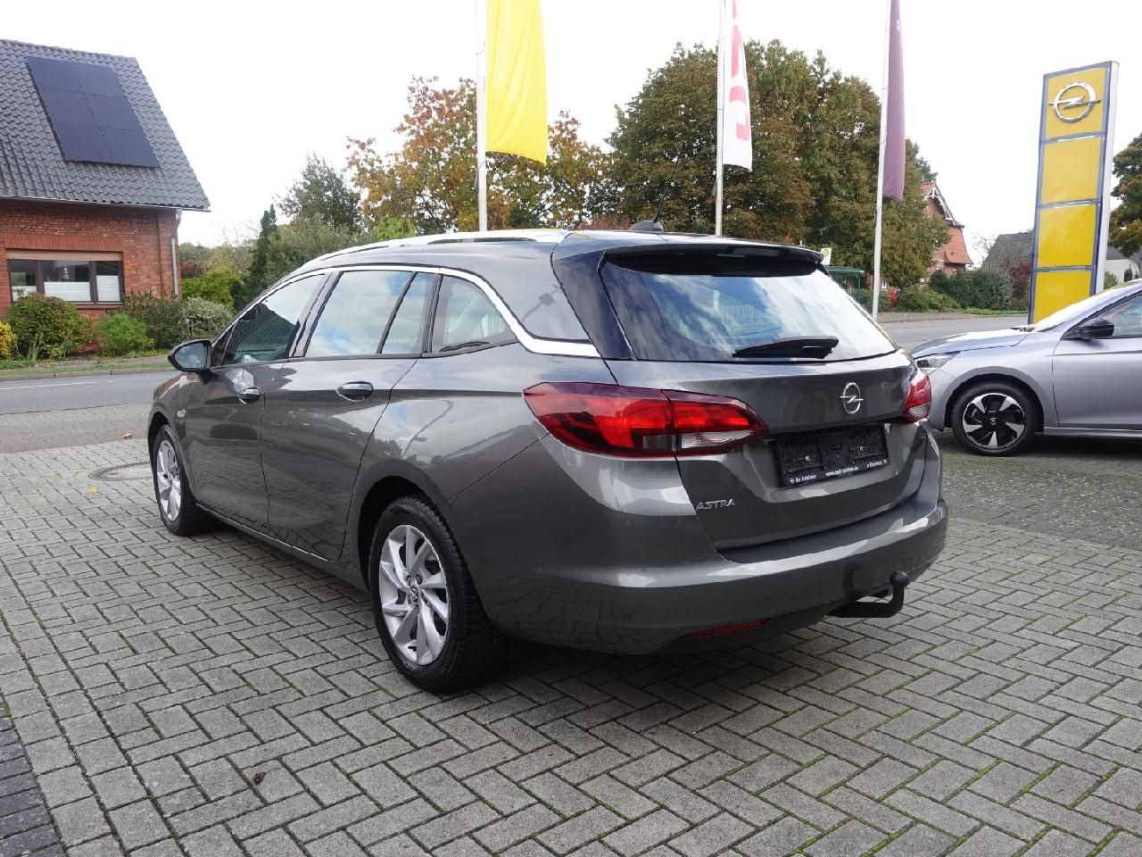 Fahrzeugabbildung Opel Astra Sports Tourer 1,5 Business Elegance