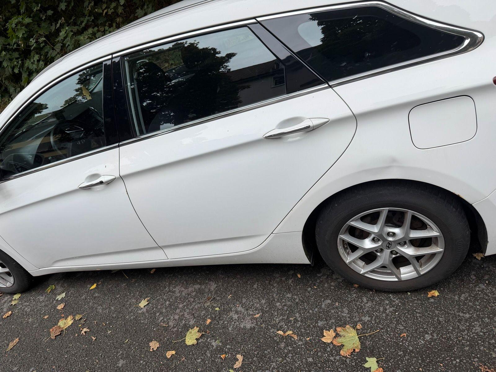 Hyundai i40 2013 — rear view
