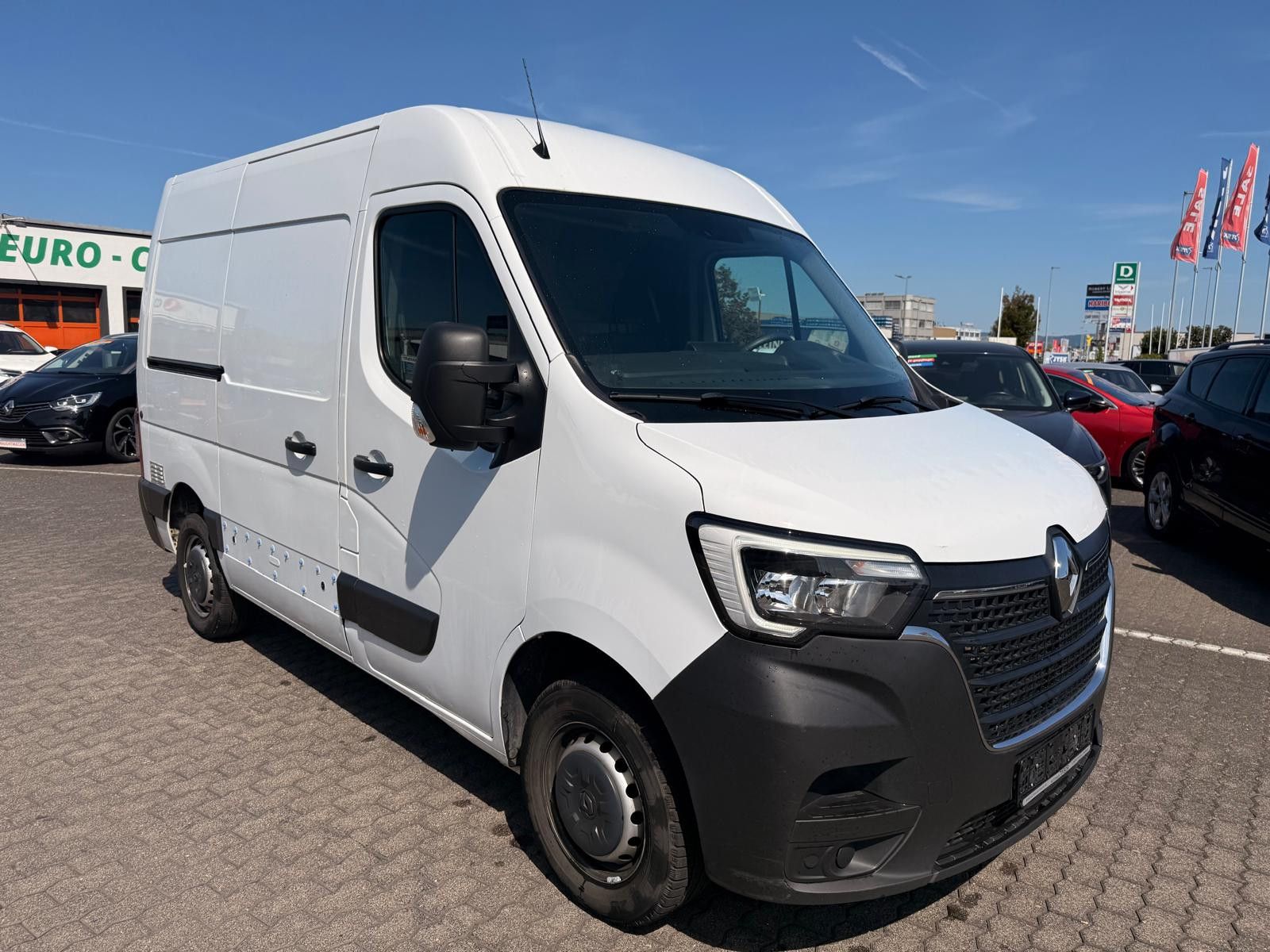 Fahrzeugabbildung Renault Master III Kasten L1H2 HKa 3,5t / MWST