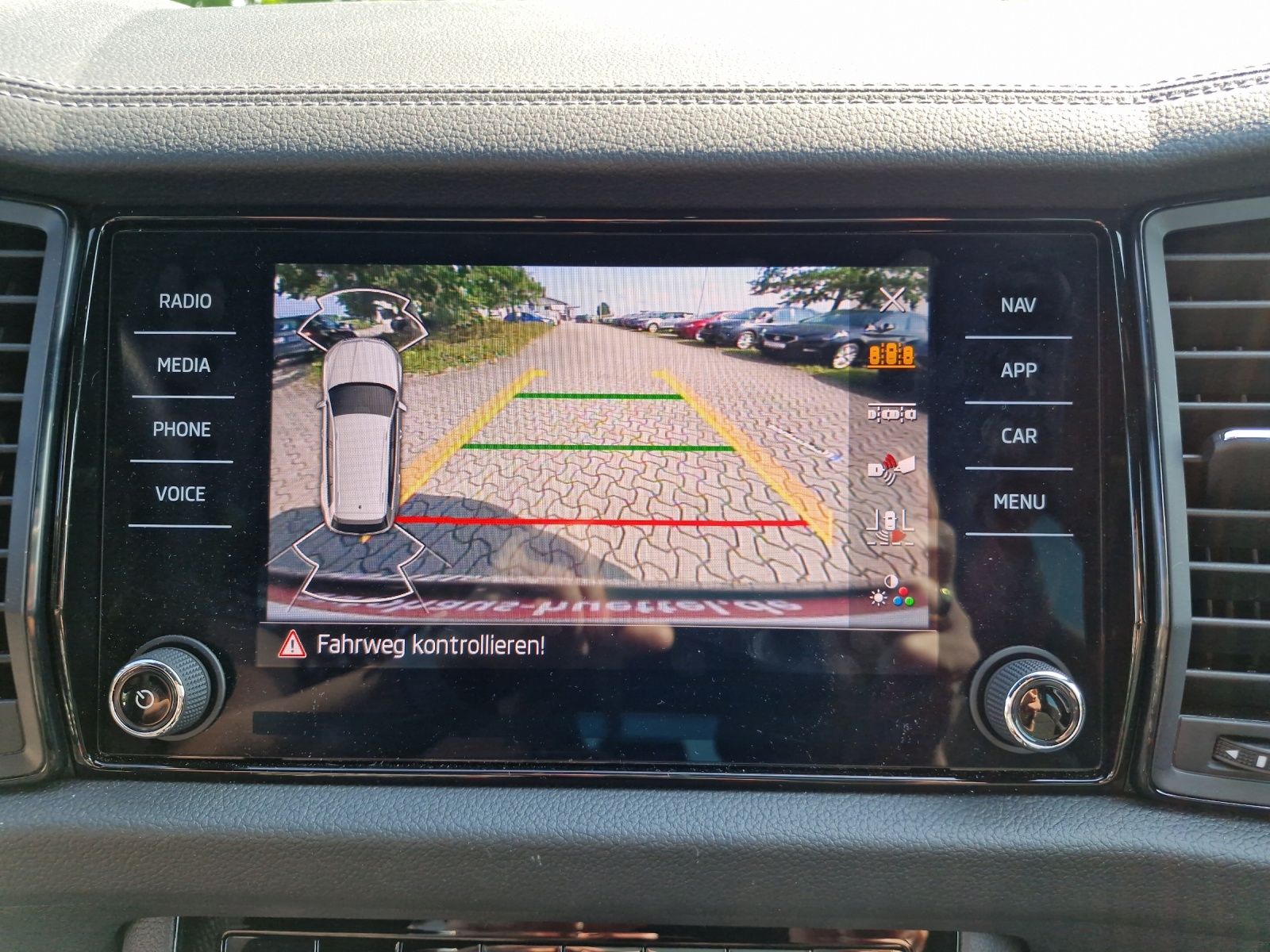 Fahrzeugabbildung SKODA Kodiaq Sportline 1.5 TSI DSG ACC LED KAMERA
