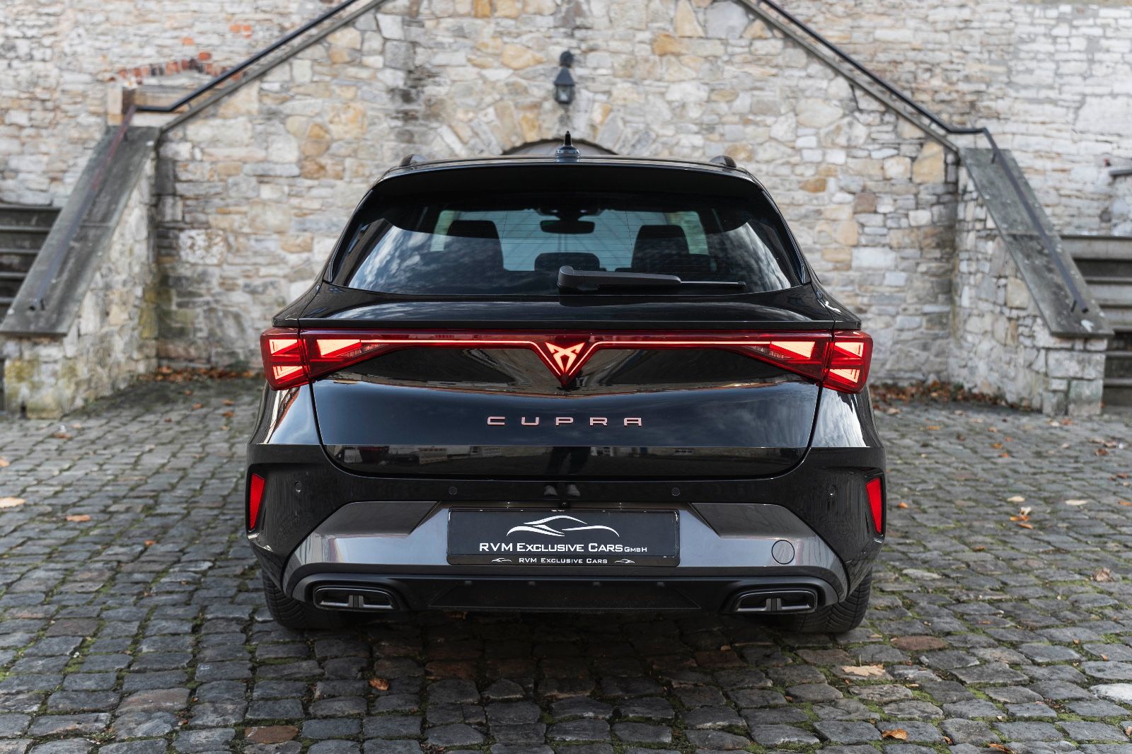 Fahrzeugabbildung CUPRA Leon Sportstourer 1.5 eTSI ACC LED TOTW CARPLAY