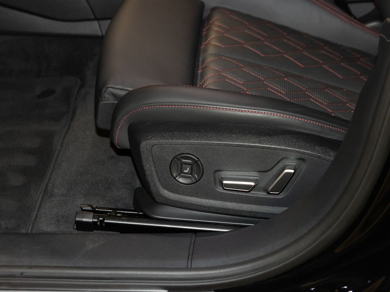 Audi S6 e-tron - Bild 21