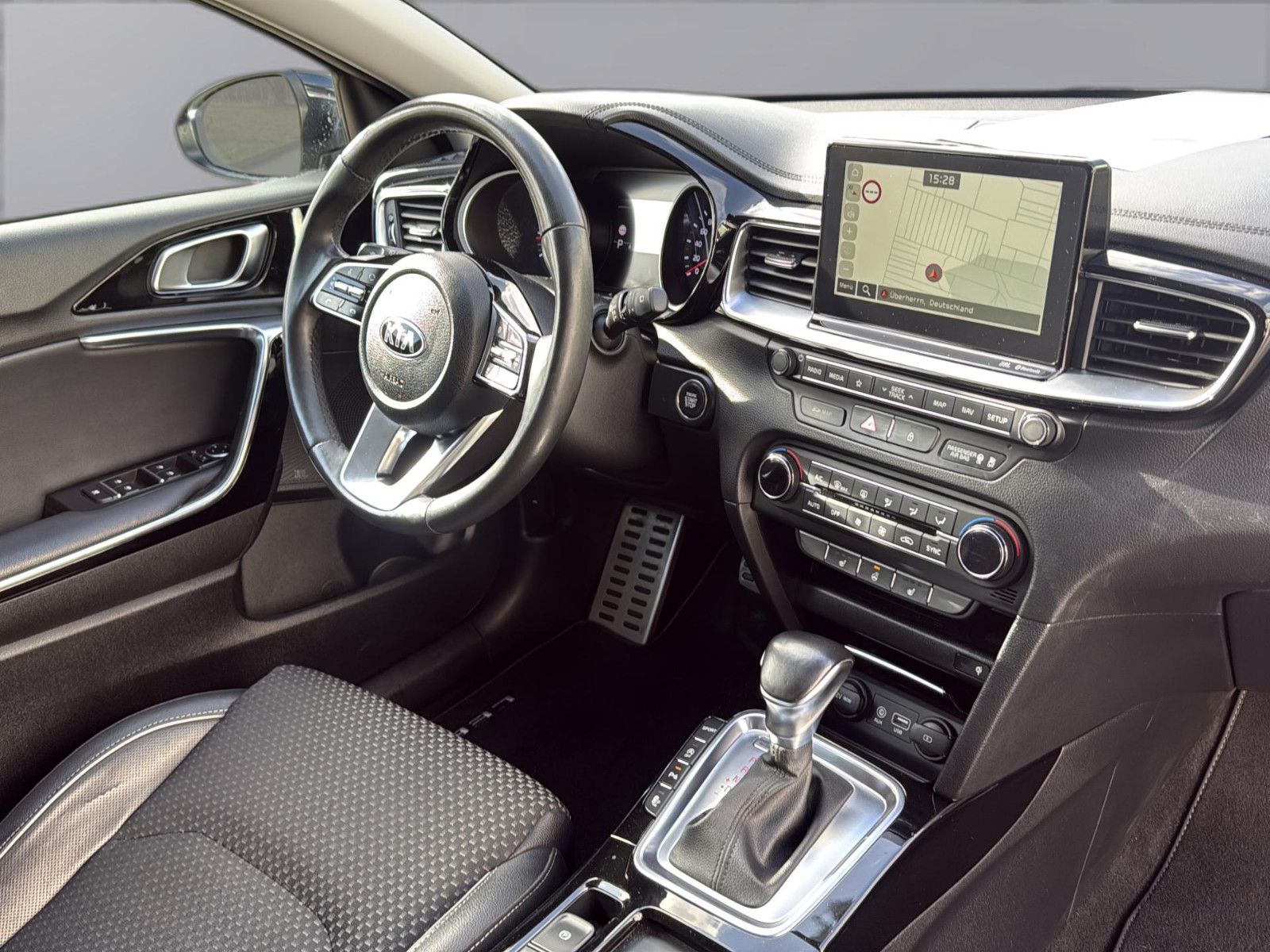 Fahrzeugabbildung Kia cee'd / Ceed 1.4 TGDi/ unfallfrei/AHK