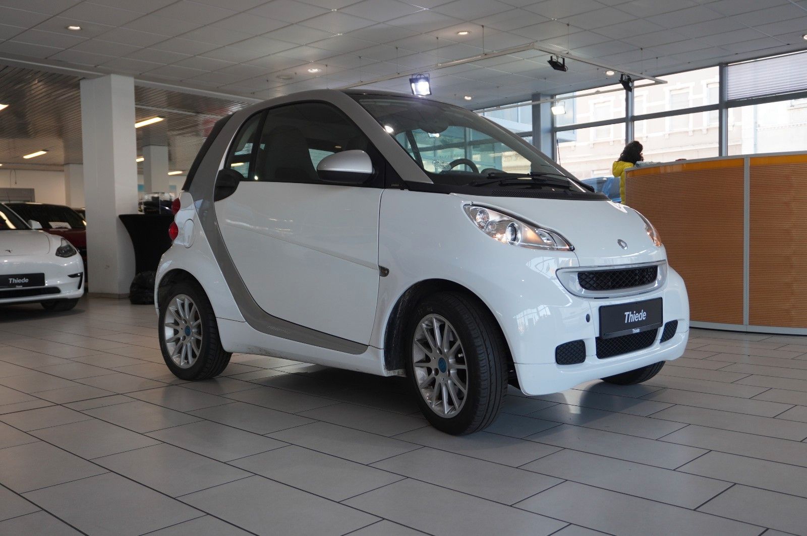 Fahrzeugabbildung Smart ForTwo 1.0 COUPE PASSION AUTOM. KLIMA/PANO/RADIO