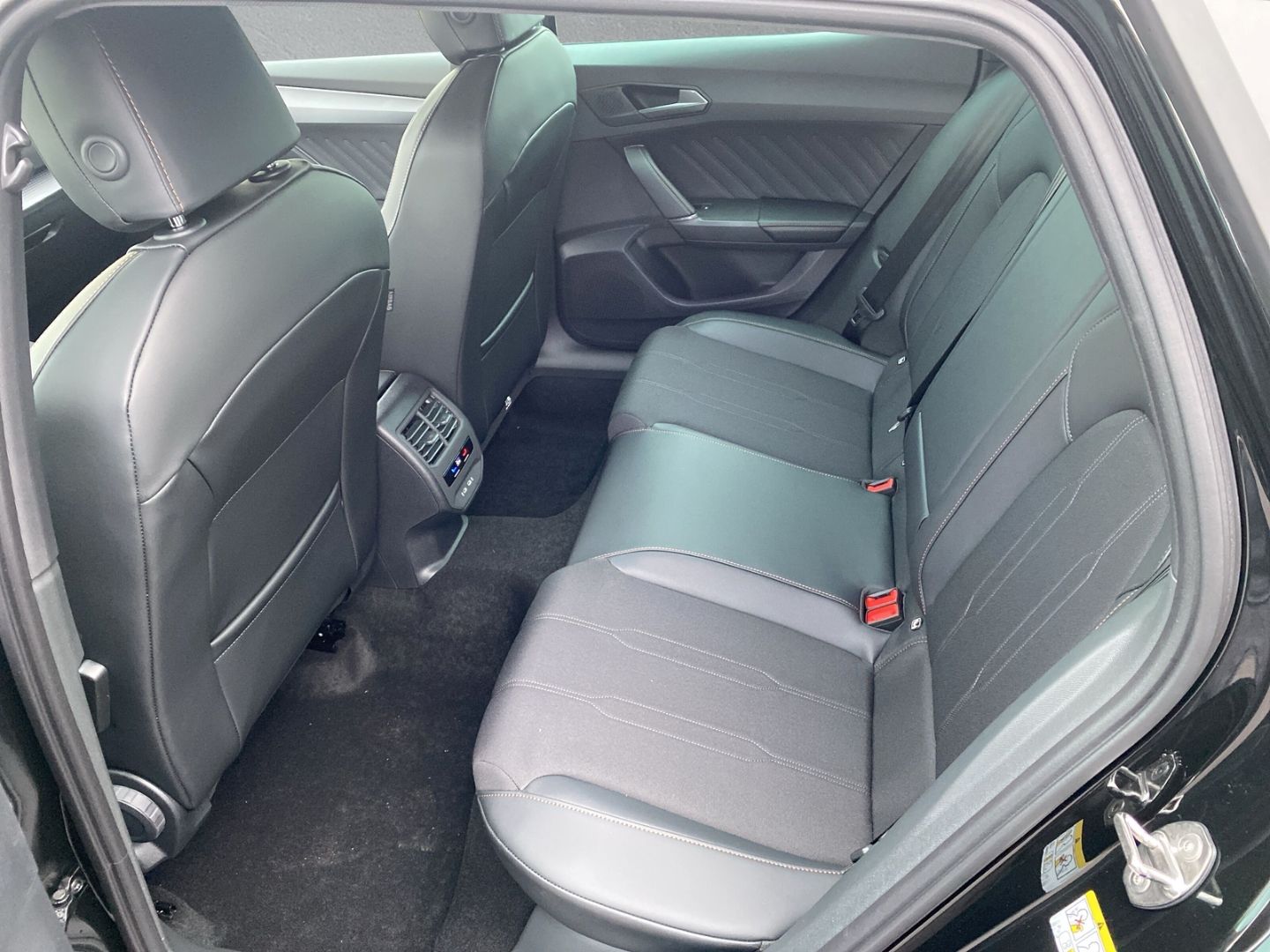 Fahrzeugabbildung CUPRA Leon 1.5 e-Hybrid 150 kW*HD-Matrix*NAVI*Sennheis