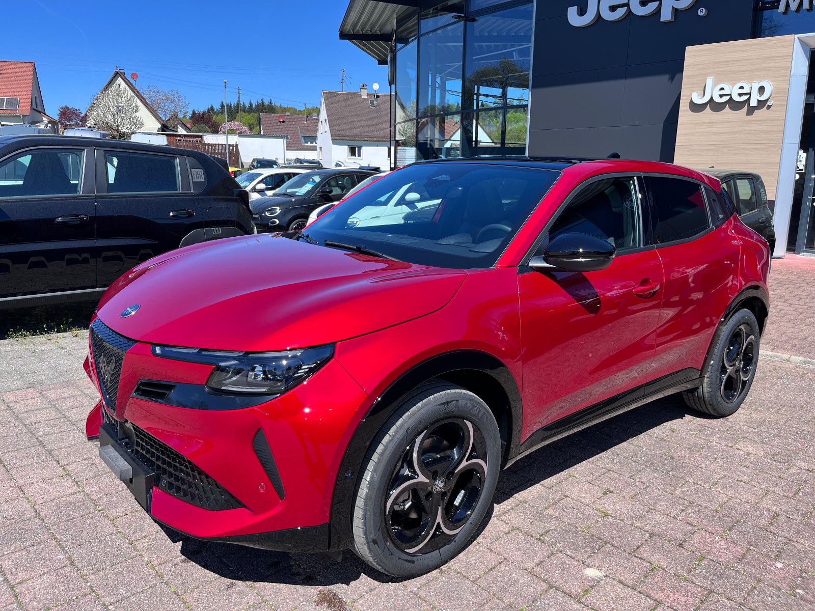 Fahrzeugabbildung Alfa Romeo Junior Ibrida 1.2 VGT 48V-Hybrid 107 kW ti