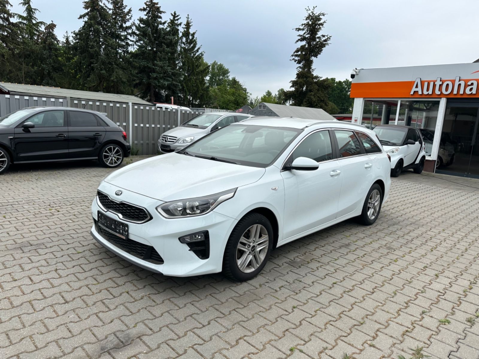 Fahrzeugabbildung Kia Cee´d 1.4 Sportswagon Vision*Lenk.Hz*Kamera*Spur