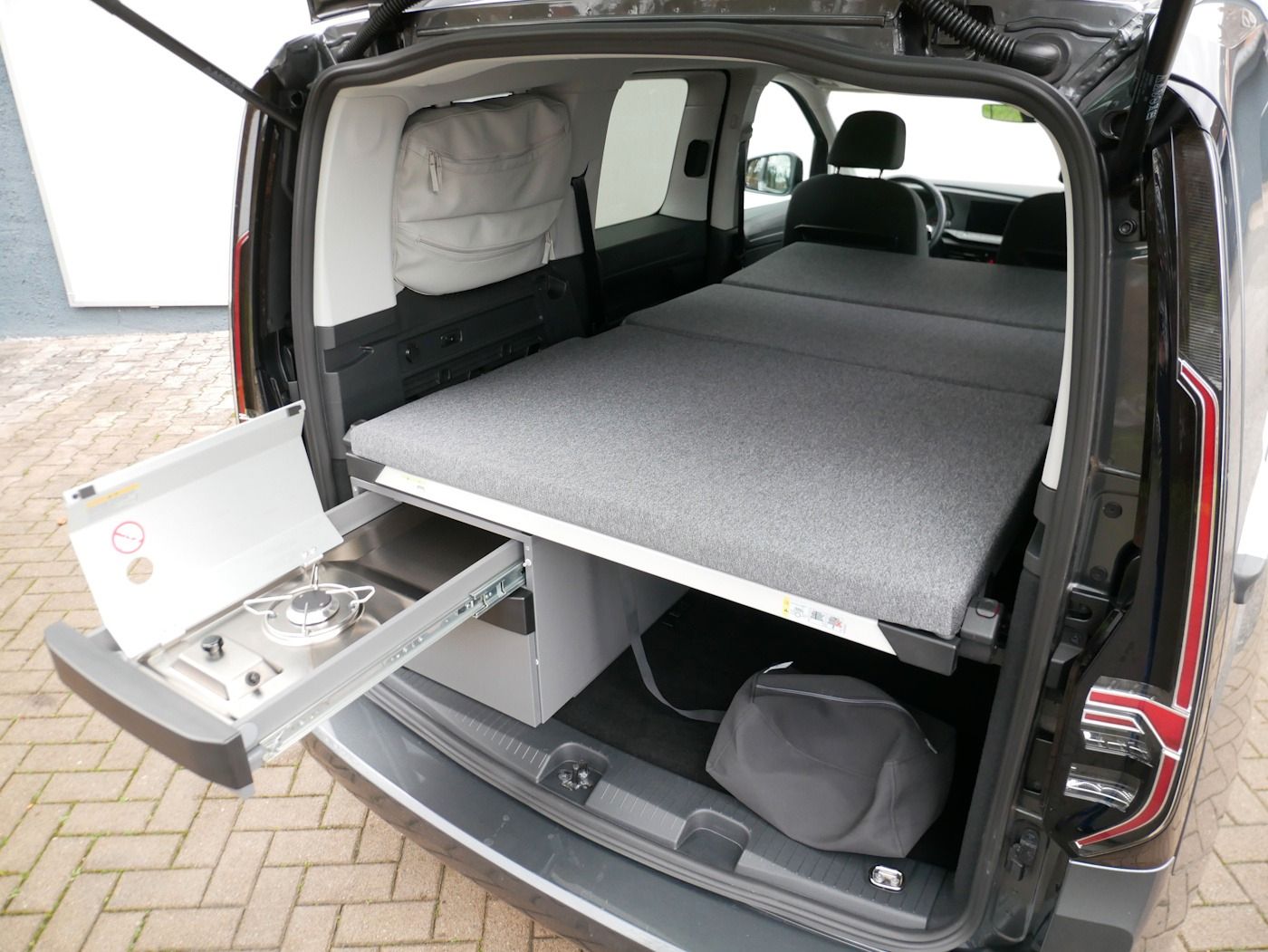 Fahrzeugabbildung Volkswagen Caddy California 2.0 TDI Camper AHK DSG SHZ LED