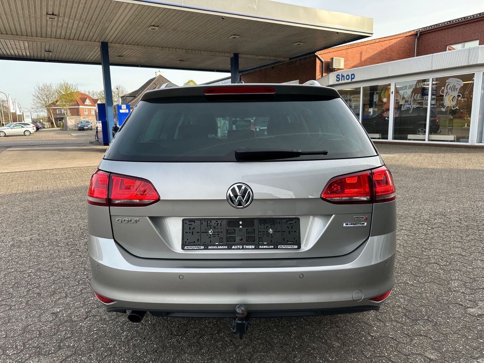 Fahrzeugabbildung Volkswagen Golf VII Variant 1.6 TDI Allstar AHK/Navi/SHZG