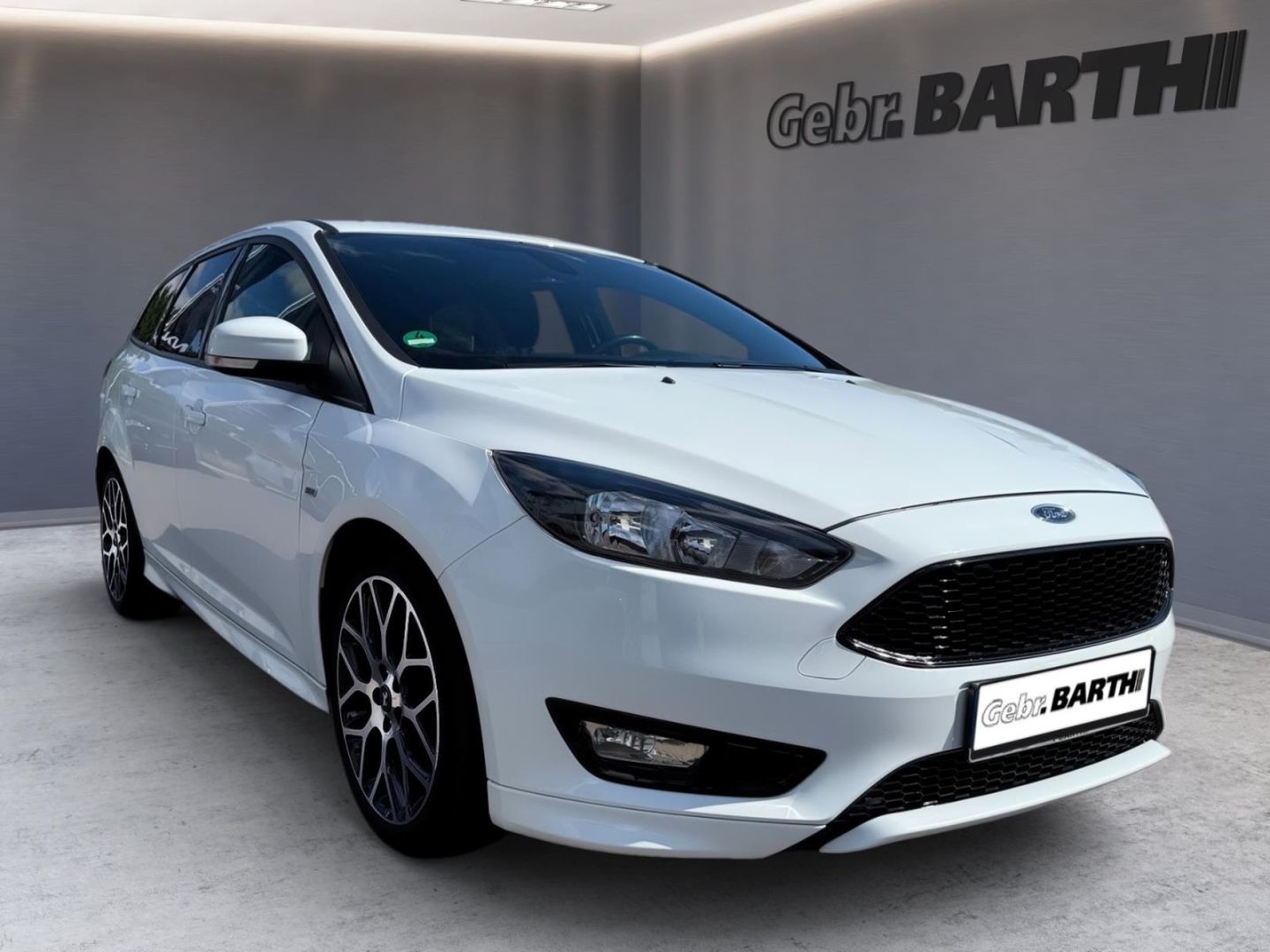 Fahrzeugabbildung Ford Focus Turnier ST-Line Sportpaket Navi Mehrzonenk