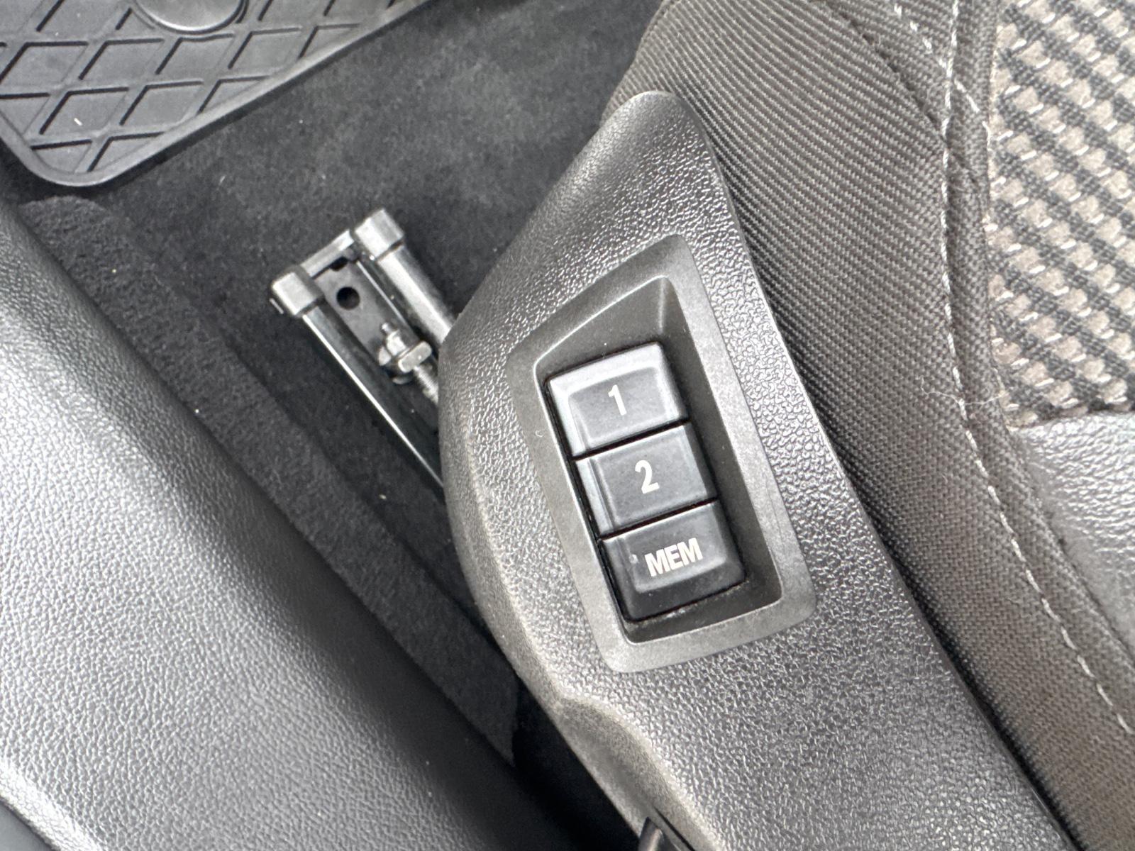 Opel Insignia 2012 — photo 20