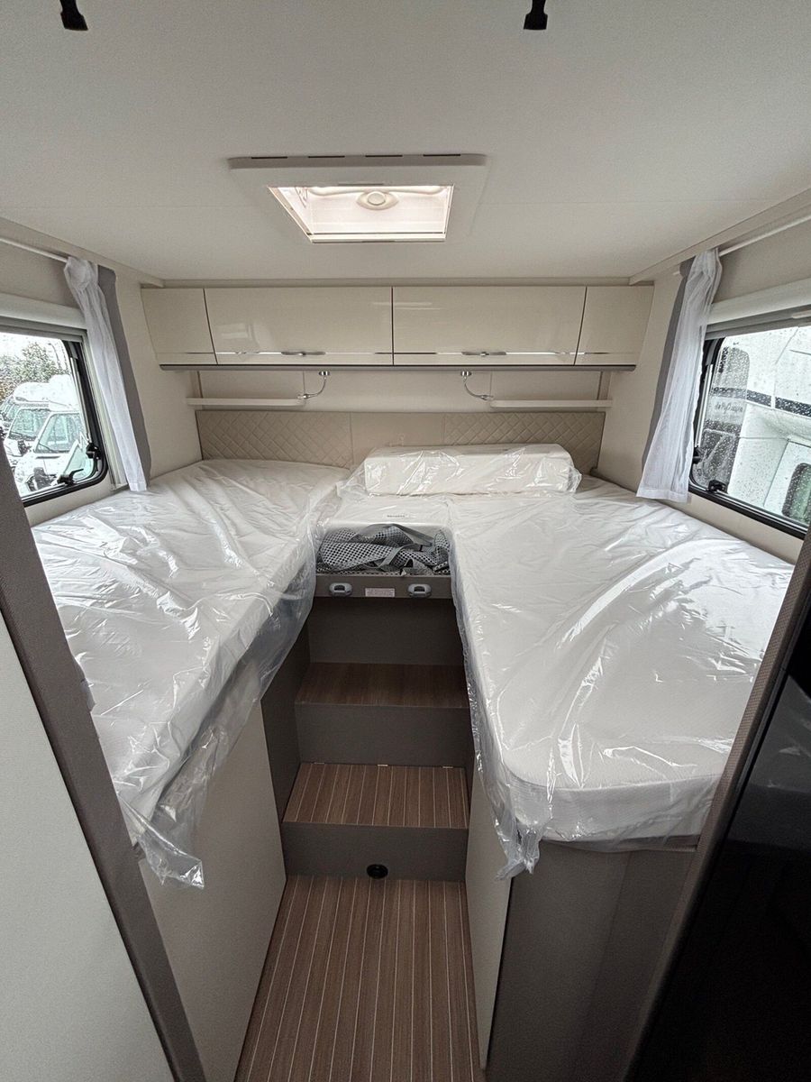 Fahrzeugabbildung Etrusco T 6900 SB Elek. Hubbett, Solaranlage 120W